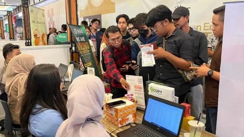 Para pencaker ramaikan Pekanbaru Job Fair 2026.(foto: tribunpekanbaru.com)